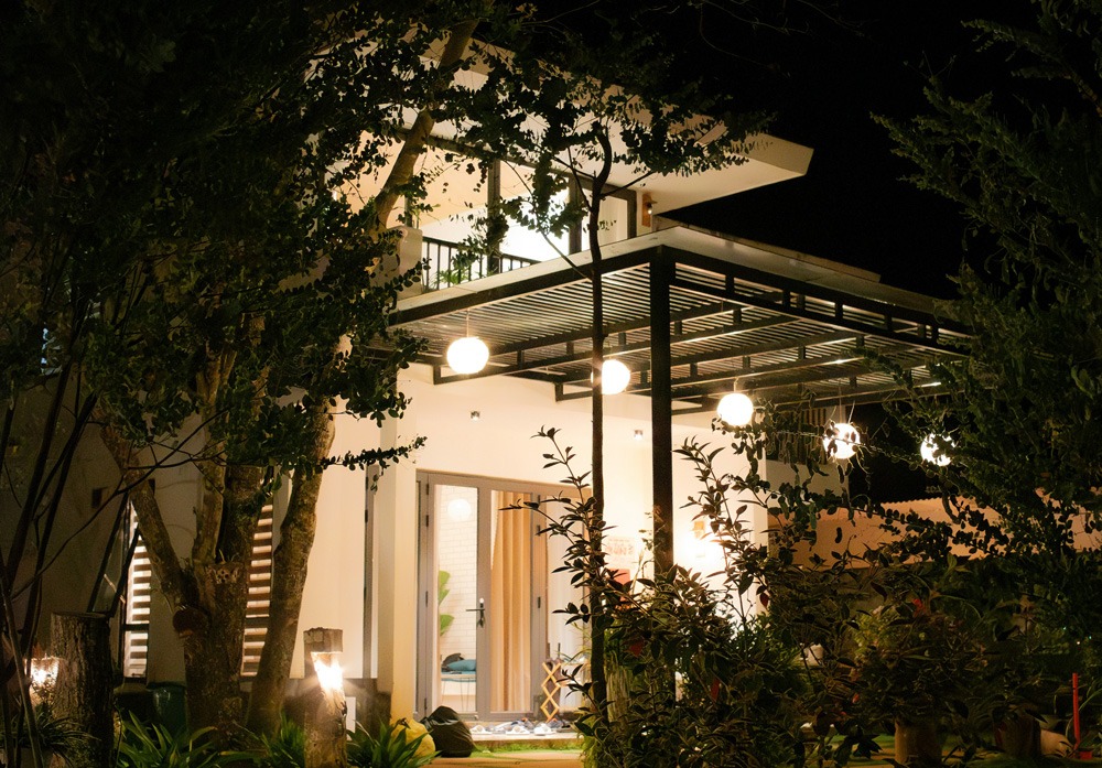 Exterior architectural lighting &mdash; soffit lighting, facade uplighting, garden recessed lights